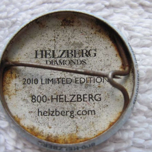 I Am Loved Helzberg Diamonds Small 1 Inch Pin Back Button Joined Rings 2010 Blue - Picture 3 of 3